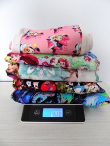 Zestaw dzianin na kilogramy dla dziewczynki 